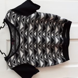 Sweater Crop Top Short Sleeve Black & White S Med Geometric Knit